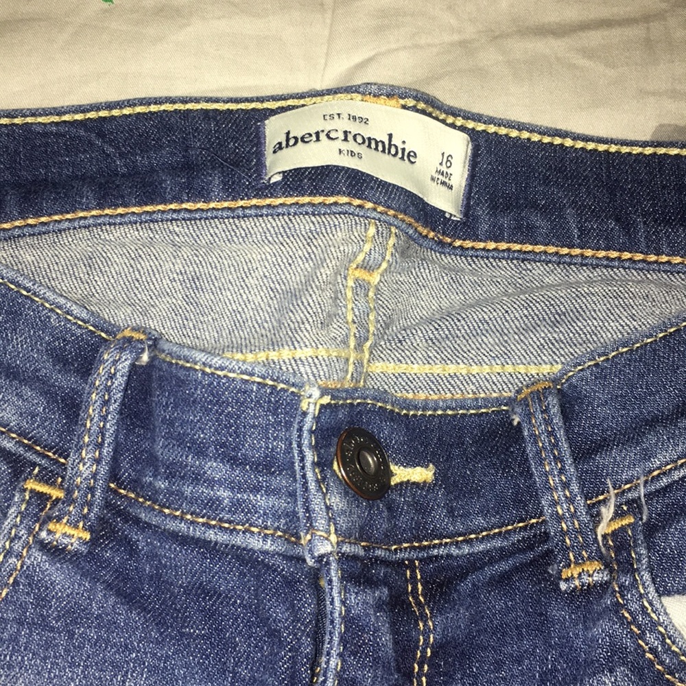 Jeans - Picture 2 of 3